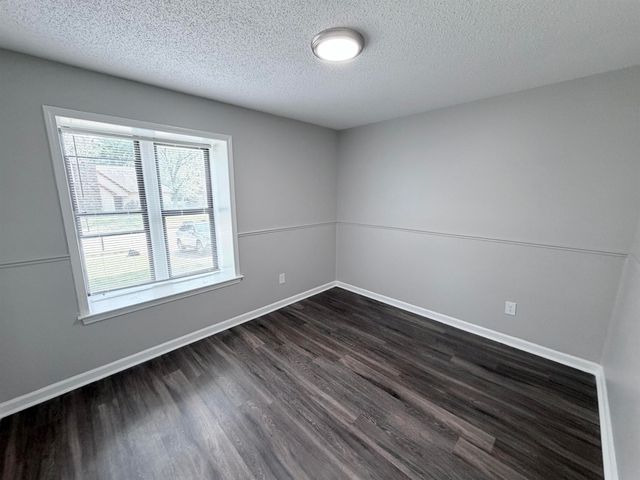 6042 WHISPER VALLEY DR, Memphis, TN 38141