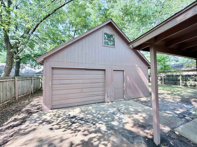 6042 WHISPER VALLEY DR, Memphis, TN 38141