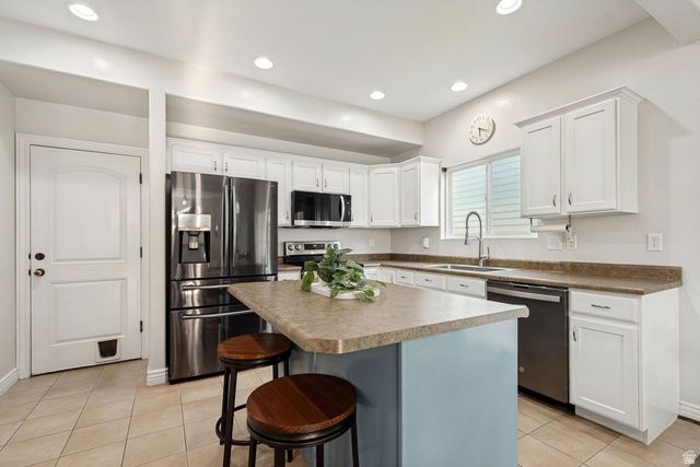 10623 S OZARKS DR, South Jordan, UT 84009