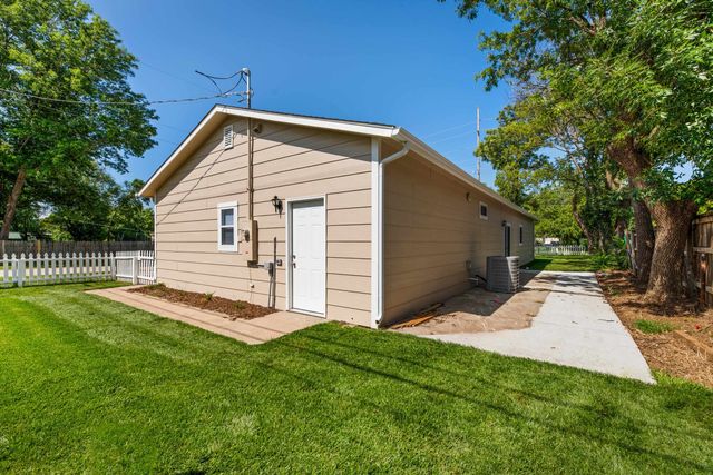 3102 N Mascot Ave, Wichita, KS 67204