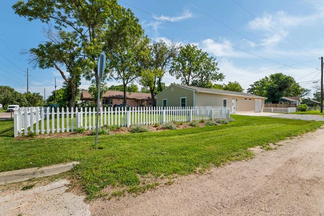 3102 N Mascot Ave, Wichita, KS 67204