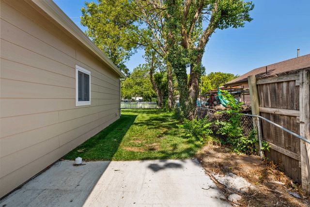 3102 N Mascot Ave, Wichita, KS 67204