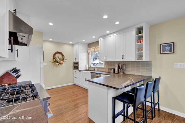 814 Beechwood Rd, Louisville, KY 40207