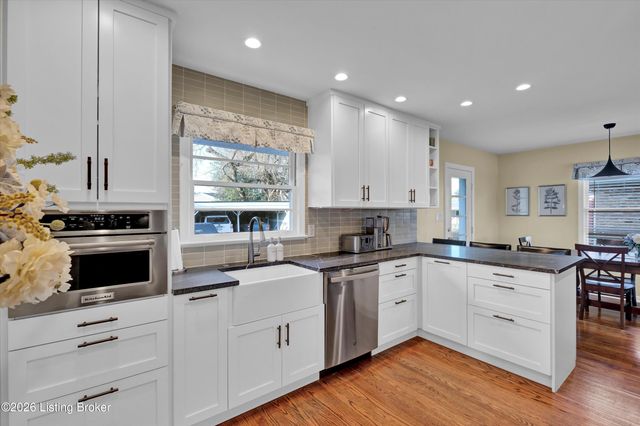 814 Beechwood Rd, Louisville, KY 40207