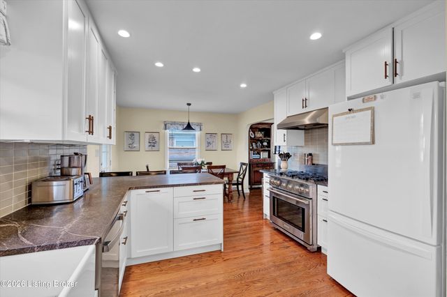 814 Beechwood Rd, Louisville, KY 40207