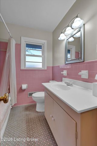 814 Beechwood Rd, Louisville, KY 40207