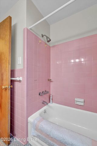 814 Beechwood Rd, Louisville, KY 40207