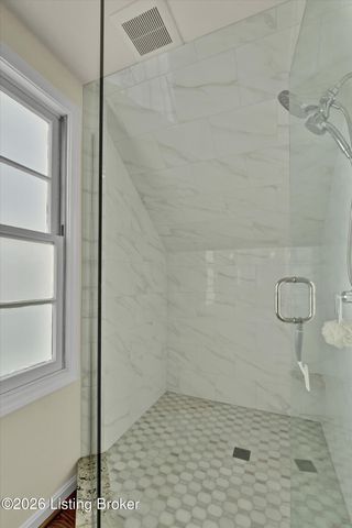 814 Beechwood Rd, Louisville, KY 40207