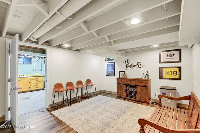 814 Beechwood Rd, Louisville, KY 40207