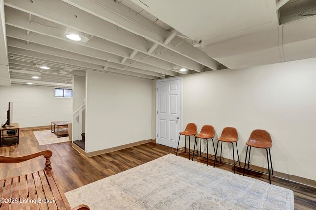 814 Beechwood Rd, Louisville, KY 40207