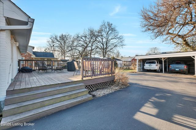 814 Beechwood Rd, Louisville, KY 40207