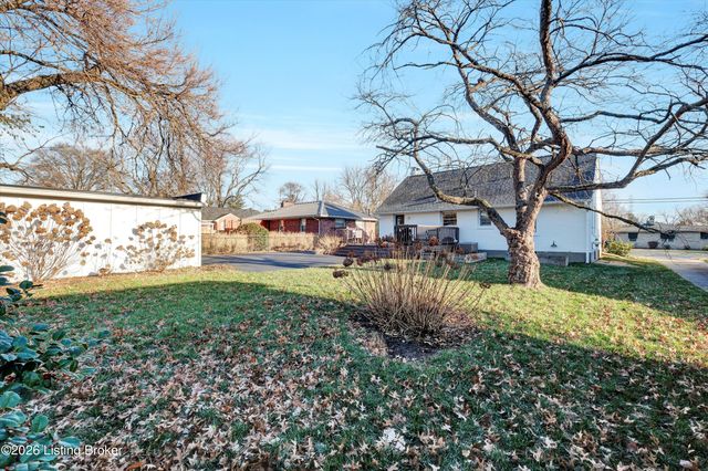 814 Beechwood Rd, Louisville, KY 40207