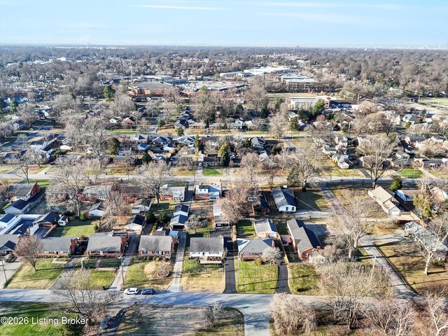 814 Beechwood Rd, Louisville, KY 40207