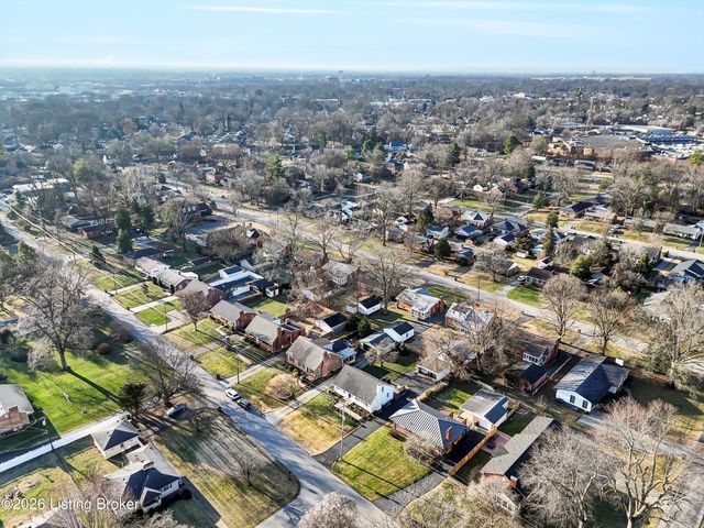 814 Beechwood Rd, Louisville, KY 40207
