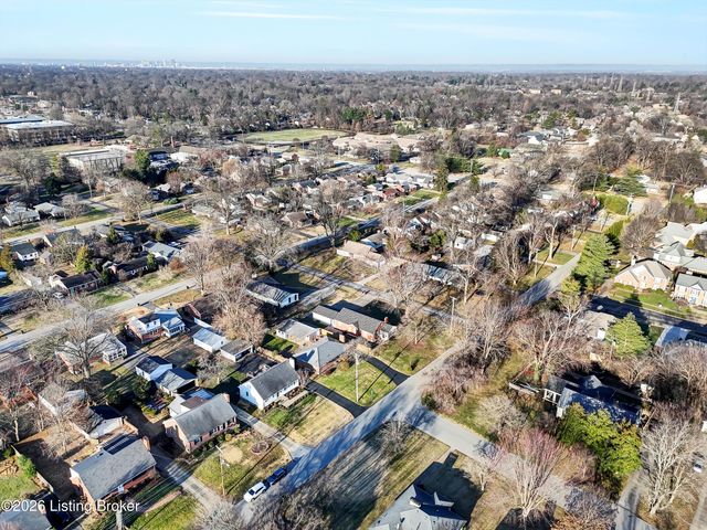 814 Beechwood Rd, Louisville, KY 40207