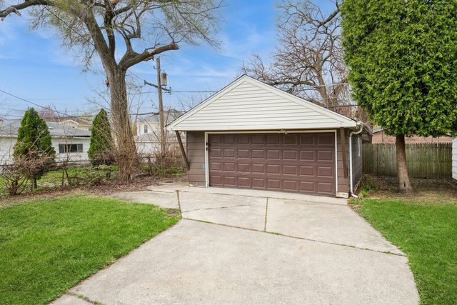 1926 S 21st Avenue, Maywood, IL 60153