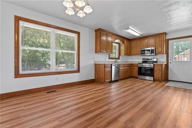 113 Spivey Farm LN, Suffolk, VA 23438