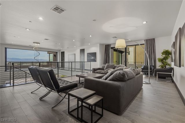 2260 Sunrise Ridge Court, Henderson, NV 89052