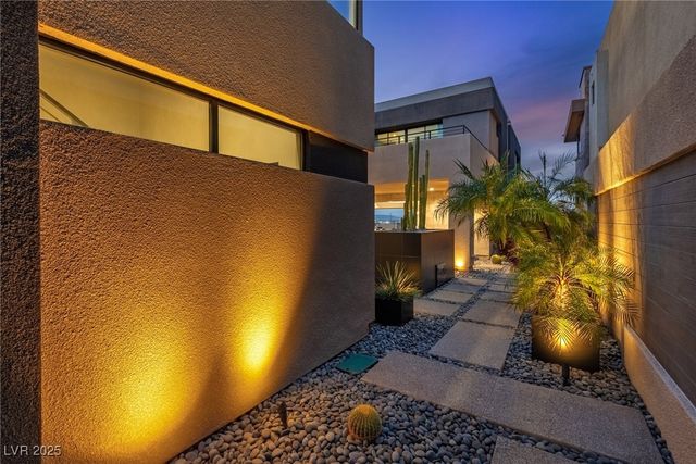 2260 Sunrise Ridge Court, Henderson, NV 89052