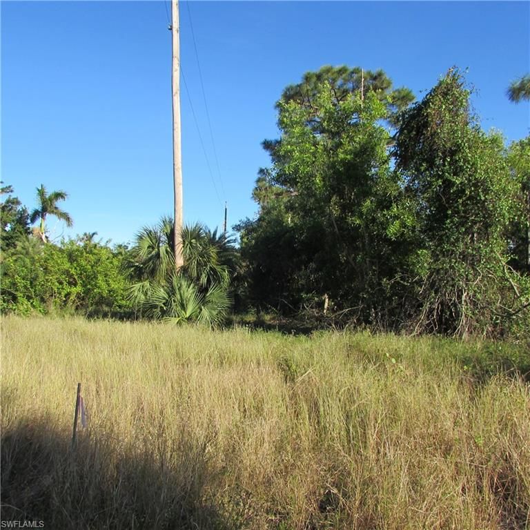 10011 Stringfellow RD, ST. JAMES CITY, FL 33956 — photo 2