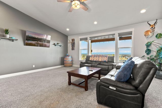 16384 SW Grandview Road, Powell Butte, OR 97753