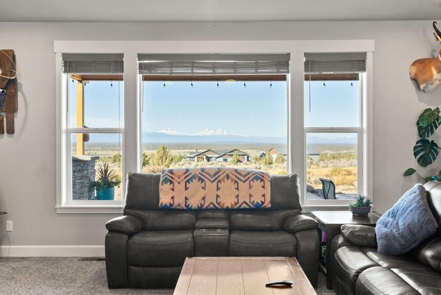 16384 SW Grandview Road, Powell Butte, OR 97753