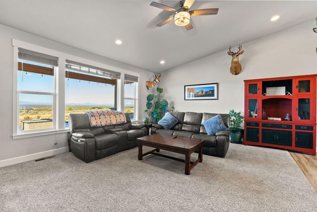 16384 SW Grandview Road, Powell Butte, OR 97753