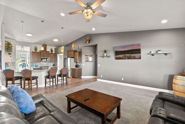 16384 SW Grandview Road, Powell Butte, OR 97753