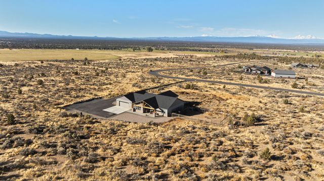 16384 SW Grandview Road, Powell Butte, OR 97753