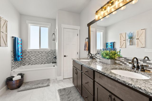 16384 SW Grandview Road, Powell Butte, OR 97753