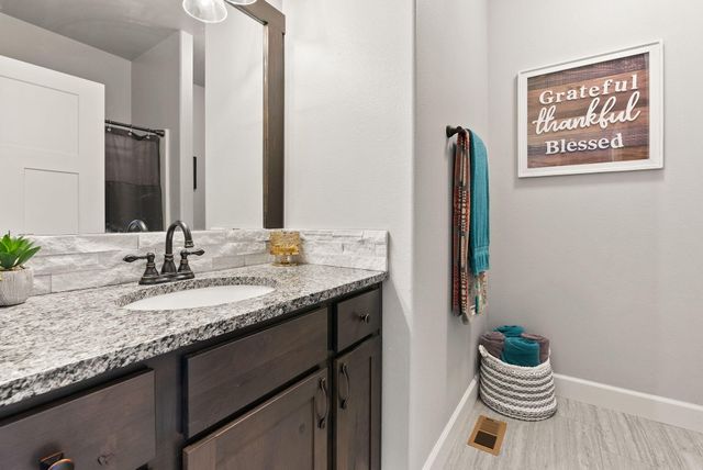 16384 SW Grandview Road, Powell Butte, OR 97753