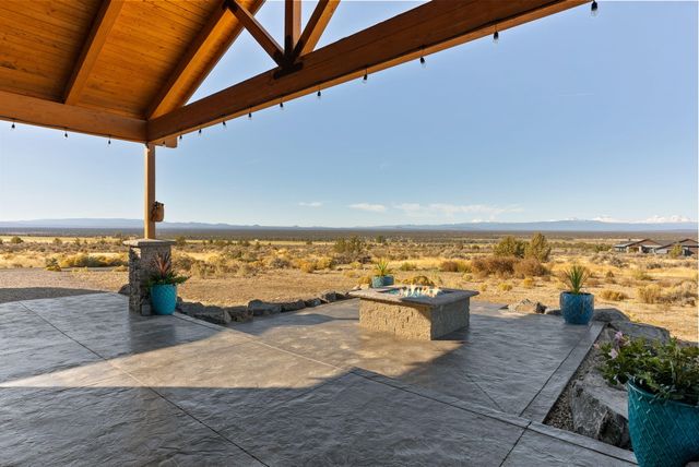 16384 SW Grandview Road, Powell Butte, OR 97753