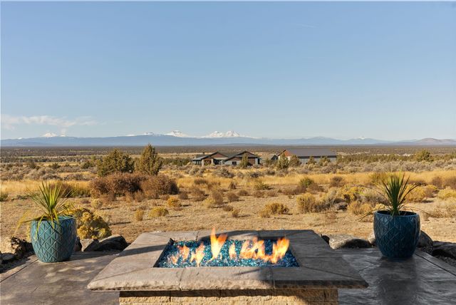 16384 SW Grandview Road, Powell Butte, OR 97753