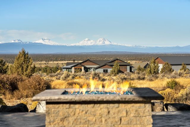 16384 SW Grandview Road, Powell Butte, OR 97753