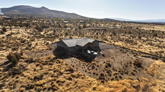 16384 SW Grandview Road, Powell Butte, OR 97753