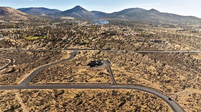 16384 SW Grandview Road, Powell Butte, OR 97753