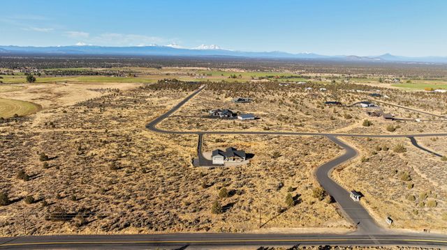 16384 SW Grandview Road, Powell Butte, OR 97753