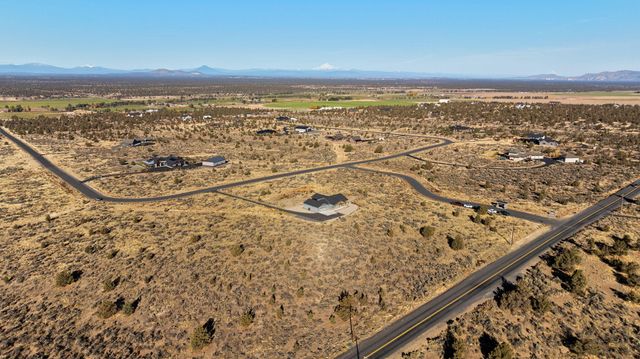 16384 SW Grandview Road, Powell Butte, OR 97753