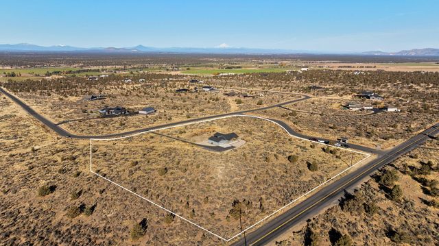 16384 SW Grandview Road, Powell Butte, OR 97753