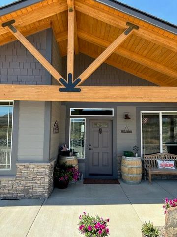 16384 SW Grandview Road, Powell Butte, OR 97753