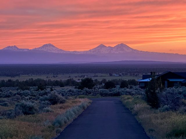 16384 SW Grandview Road, Powell Butte, OR 97753