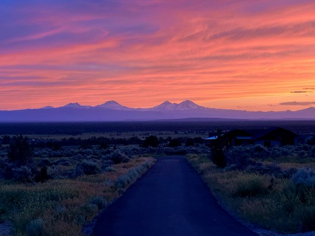 16384 SW Grandview Road, Powell Butte, OR 97753