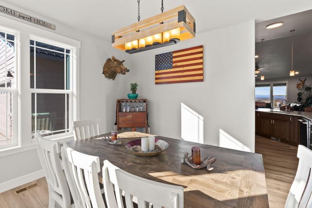 16384 SW Grandview Road, Powell Butte, OR 97753