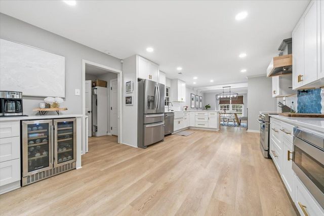 2137 WOODSIDE DR, Germantown, TN 38138