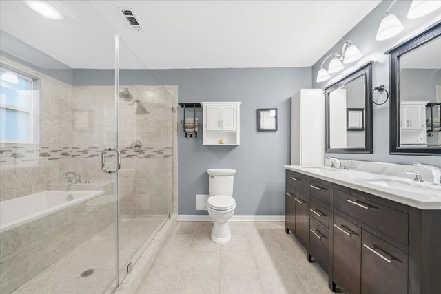 2137 WOODSIDE DR, Germantown, TN 38138