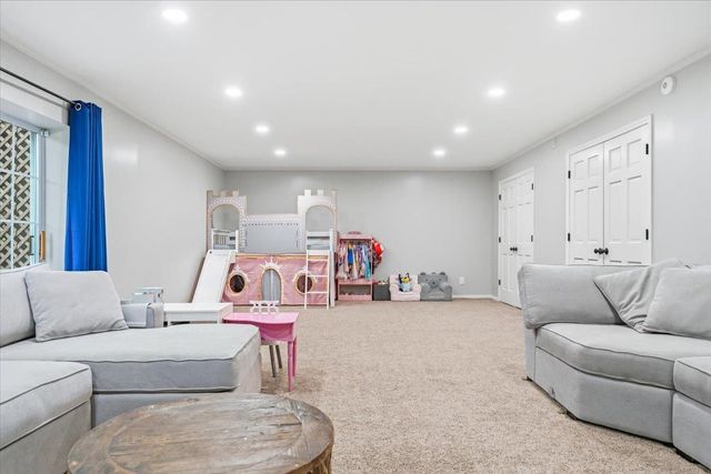 2137 WOODSIDE DR, Germantown, TN 38138