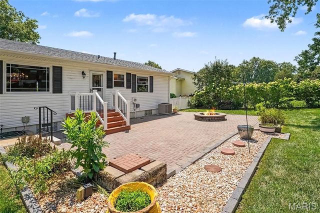 5333 Victron Drive, St Louis, MO 63129