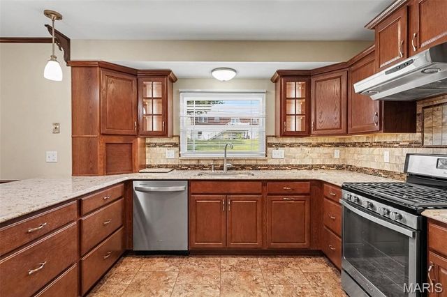 5333 Victron Drive, St Louis, MO 63129
