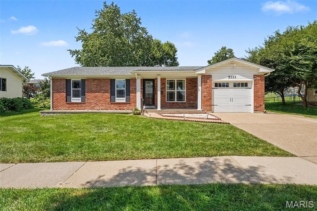 5333 Victron Drive, St Louis, MO 63129