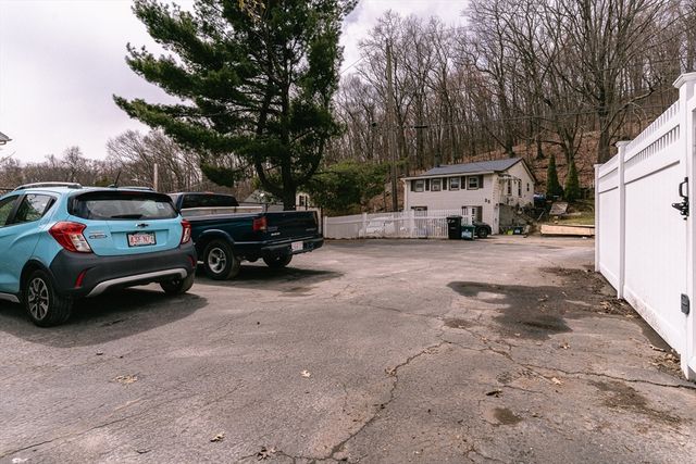 2 Natural History Dr., Worcester, MA 01605